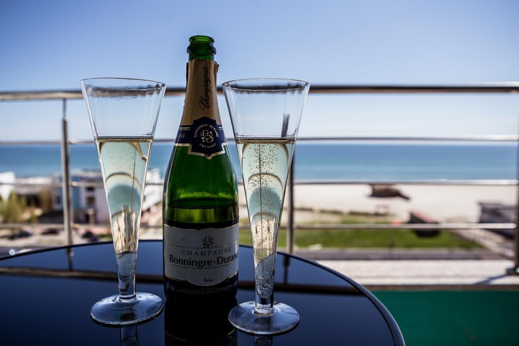 Oasis By The Sea - Summerland Apartment Mamaia Esterno foto