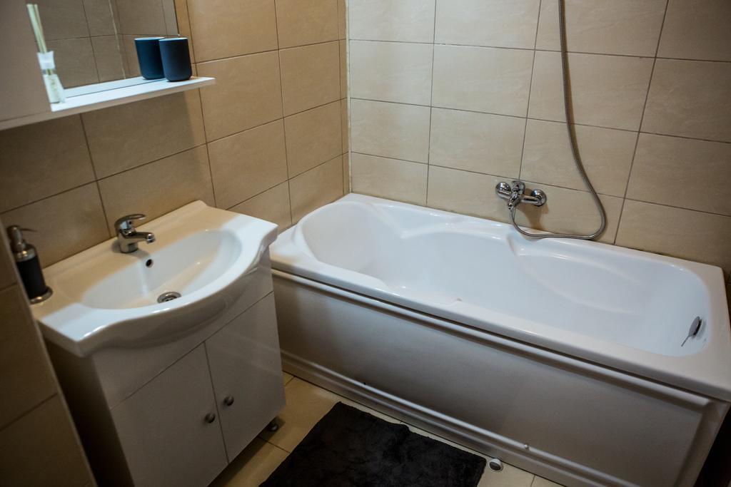 Oasis By The Sea - Summerland Apartment Mamaia Esterno foto