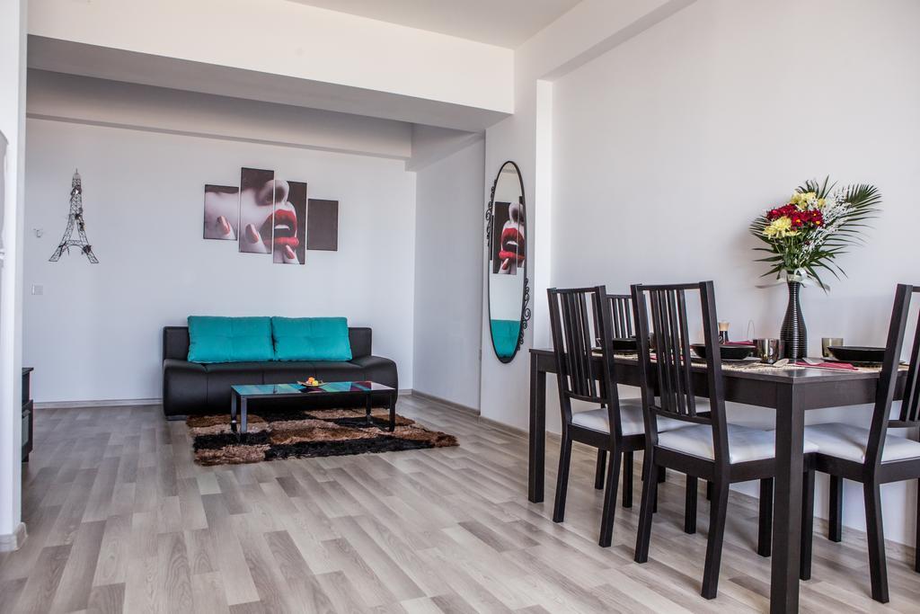 Oasis By The Sea - Summerland Apartment Mamaia Esterno foto