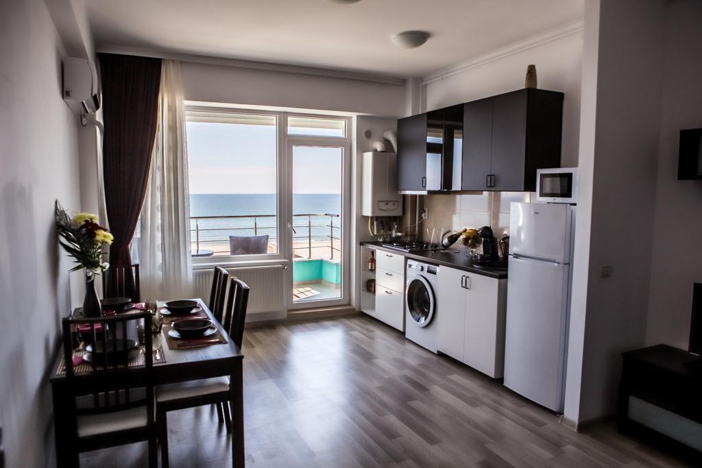 Oasis By The Sea - Summerland Apartment Mamaia Esterno foto