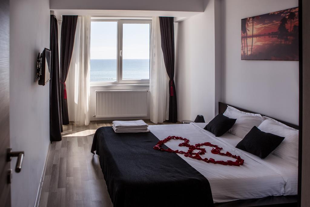 Oasis By The Sea - Summerland Apartment Mamaia Esterno foto