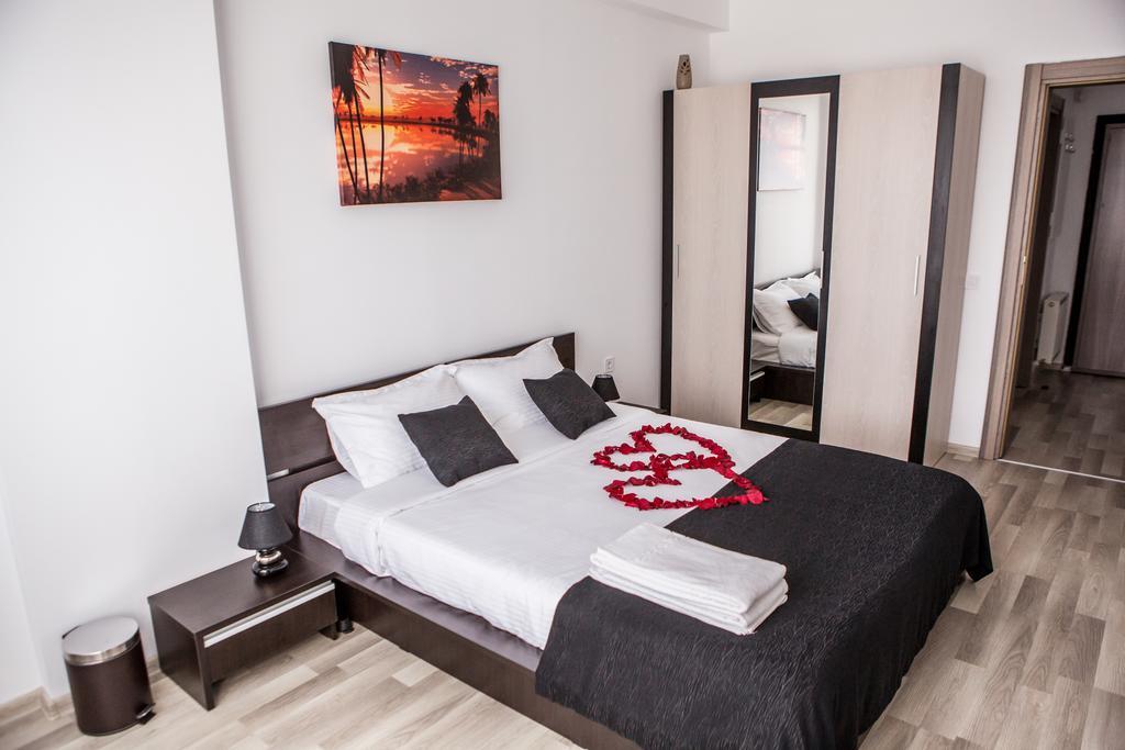 Oasis By The Sea - Summerland Apartment Mamaia Esterno foto