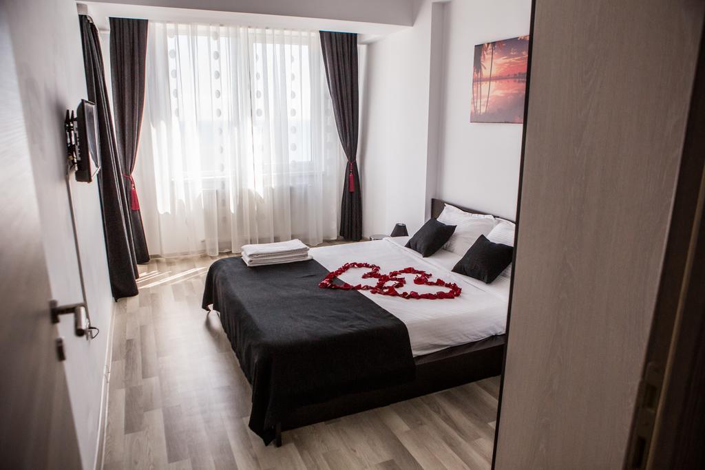 Oasis By The Sea - Summerland Apartment Mamaia Esterno foto
