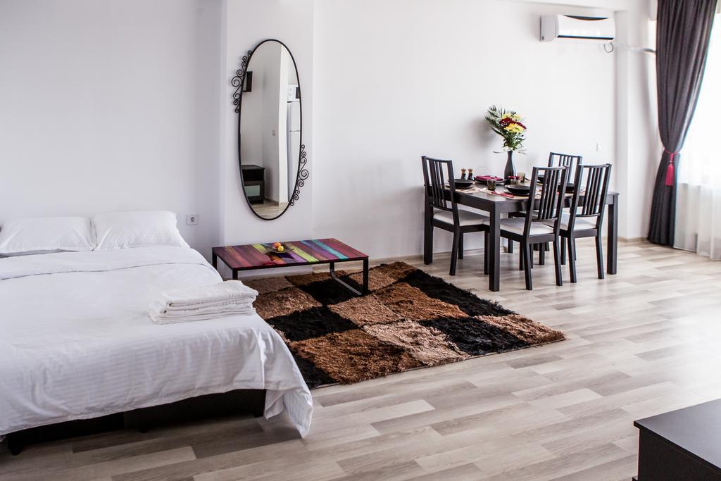 Oasis By The Sea - Summerland Apartment Mamaia Esterno foto