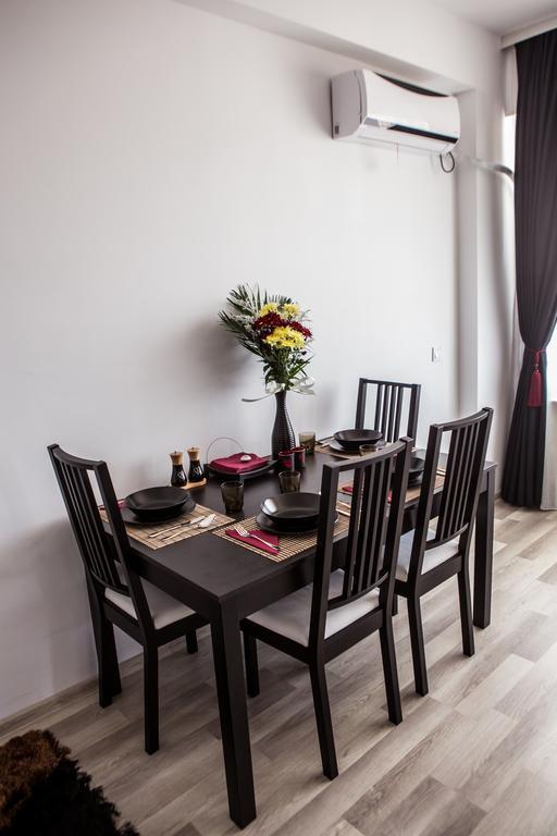 Oasis By The Sea - Summerland Apartment Mamaia Esterno foto